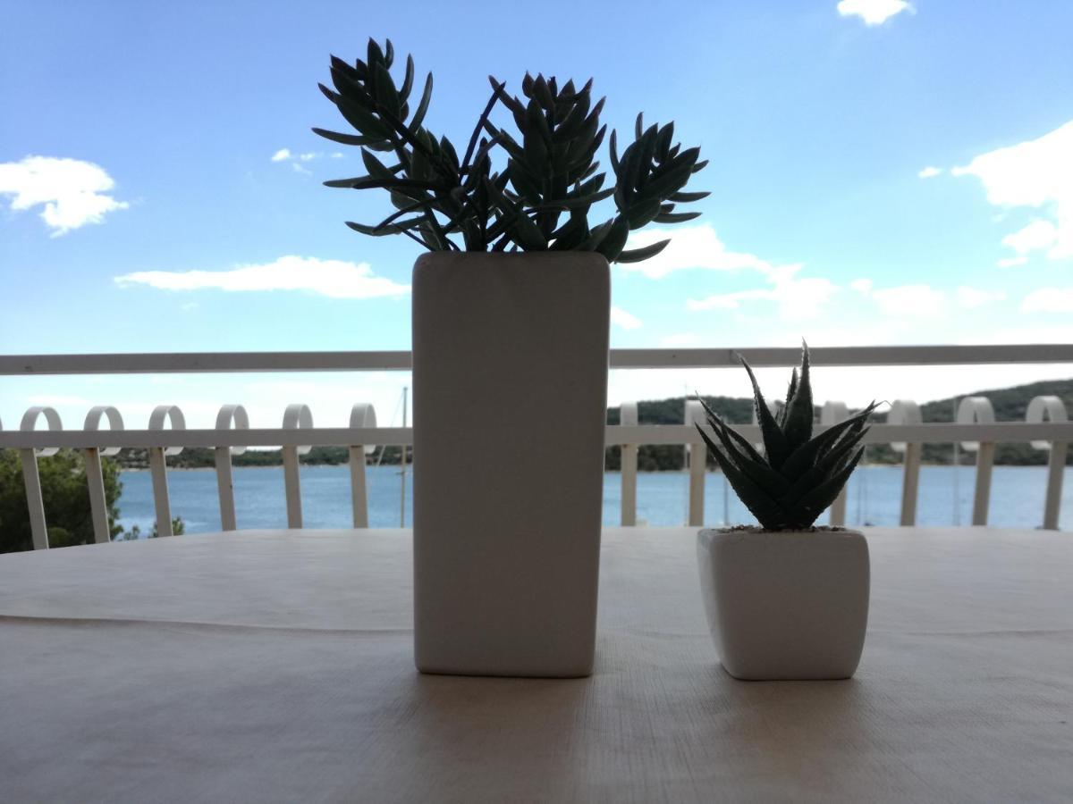 Apartments Nera Tisno Exterior foto